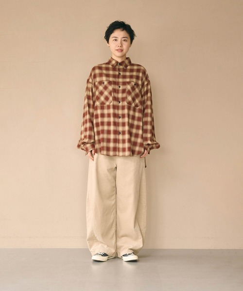 kha:ki(カーキ)の「「KHA:KI / カーキ」OVAL CORD TROUSERS(その他パンツ・レディース・オフホワイト/ダークブラウン/ライトベージュ・2/1)」の13枚目の写真