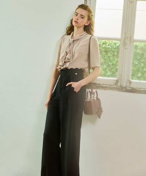 TOCCA（トッカ）の「SOFT SEASHELL PANTS パンツ（その他パンツ・レディース・ブラック系・4/2/0）」の7枚目の写真