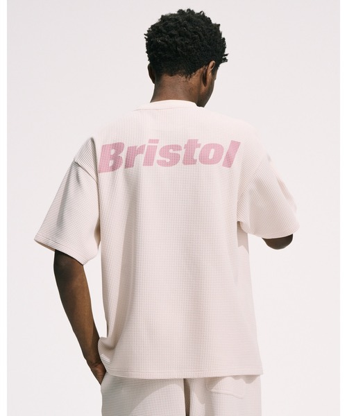 F.C.Real Bristol（エフシーレアルブリストル）の「TECH WAFFLE S/S LOUNGE TOP（Tシャツ/カットソー・メンズ・オフホワイト/ブラック/グレイッシュベージュ・LARGE/X-LARGE/SMALL/MEDIUM）」の5枚目の写真