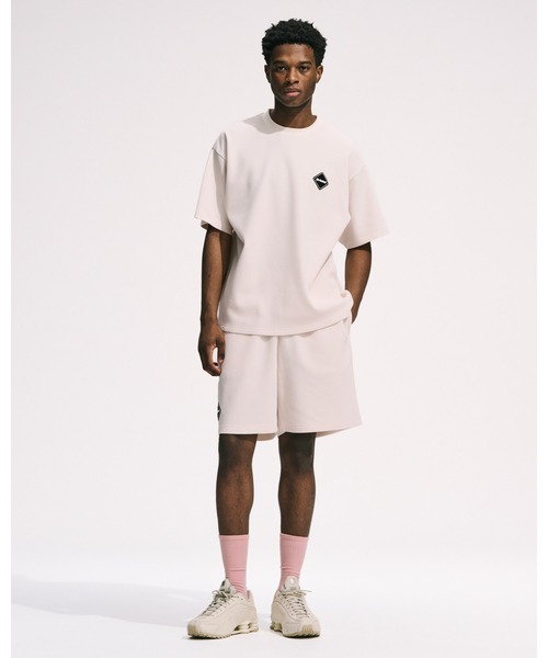 F.C.Real Bristol（エフシーレアルブリストル）の「TECH WAFFLE S/S LOUNGE TOP（Tシャツ/カットソー・メンズ・オフホワイト/ブラック/グレイッシュベージュ・LARGE/X-LARGE/SMALL/MEDIUM）」の6枚目の写真