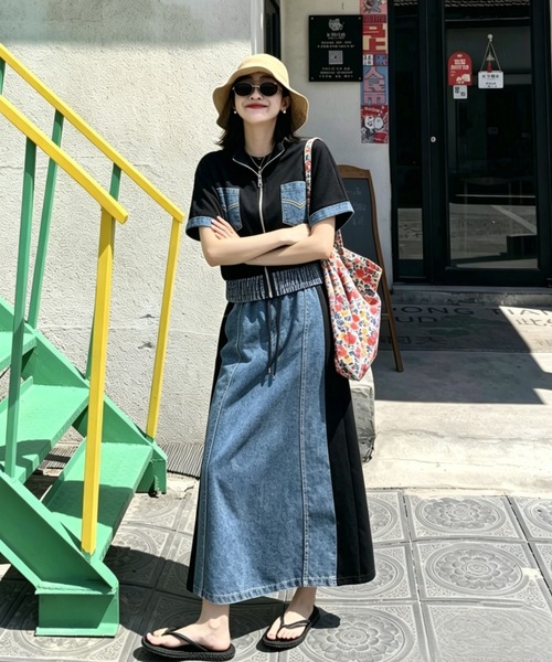 FAVORITO(ファヴォリート)の「デニム切り替えスウェットトップススカートセットアップ(セットアップ・レディース・ホワイト/グレー/ブラック・F)」の15枚目の写真