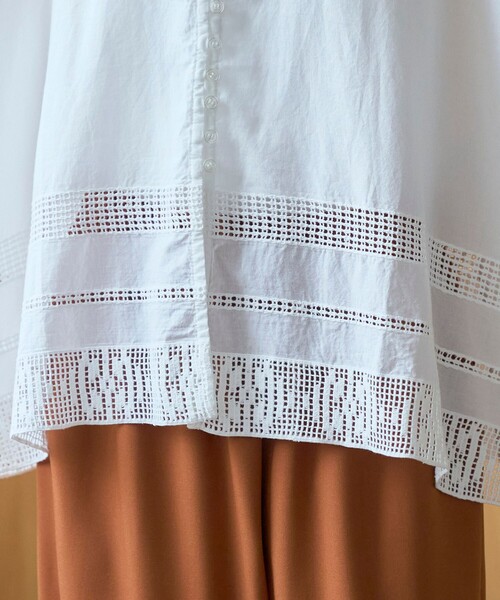 coen(コーエン)の「裾刺繍レース スキッパーシアーバンドカラーブラウス(シャツ/ブラウス・レディース・ダークグリーン/オフホワイト/ブラック・FREE)」の7枚目の写真