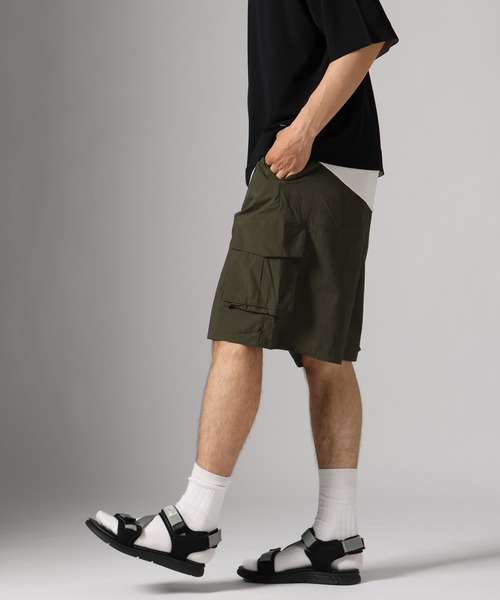 BAYFLOW（ベイフロー）の「[WEB限定/驚くほどに軽い]エアリーナイロンカーゴショートパンツ（カーゴパンツ・メンズ・ネイビー/グレー/カーキ・SMALL/LARGE/MEDIUM）」の3枚目の写真