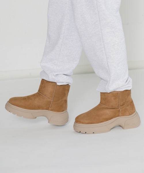 PAES(ペイズ)の「Short Basic Fur Boots(ブーツ・レディース・キャメル・24/23)」の2枚目の写真