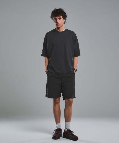 green label relaxing（グリーンレーベルリラクシング）の「ドルマンスリーブ クルーネック 半袖Tシャツ -UVカット・接触冷感・遮熱-（Tシャツ/カットソー・メンズ・ホワイト/ライトグレー/ダークグレー/ケリーグリーン・S/M/L/XL）」の8枚目の写真