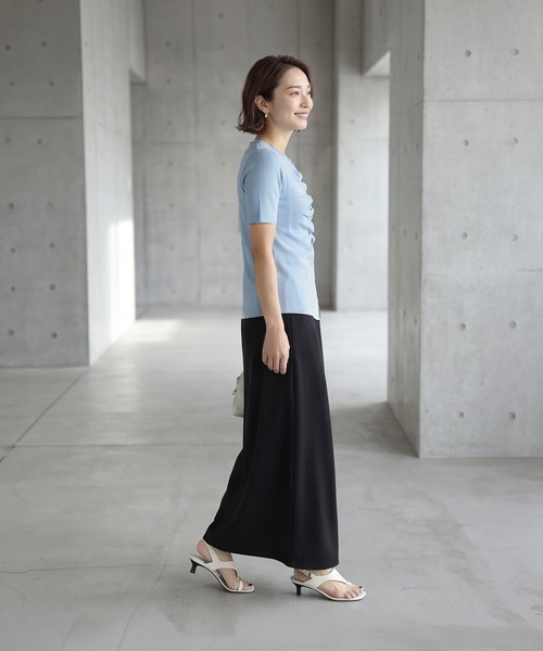 STYLE DELI(スタイルデリ)の「さらさら前ギャザー半袖ニットトップス(Tシャツ/カットソー・レディース・ブラック/アイボリー/ブルー・FREE)」の4枚目の写真