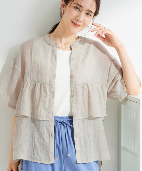 SHOO・LA・RUE（シューラルー）の「フロントフリル シアーワッシャーブラウス（シャツ/ブラウス・レディース・グリーン系/オフホワイト/ライトベージュ・02/04/03/01）」の2枚目の写真