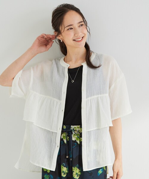 SHOO・LA・RUE（シューラルー）の「フロントフリル シアーワッシャーブラウス（シャツ/ブラウス・レディース・グリーン系/オフホワイト/ライトベージュ・02/04/03/01）」の4枚目の写真