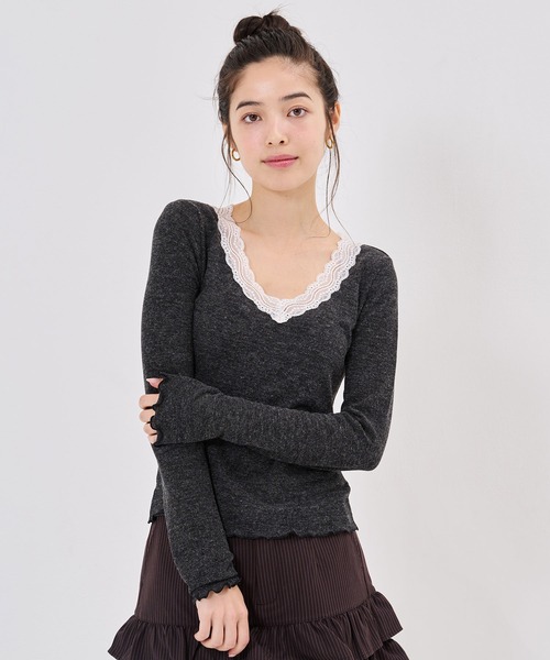 TINA:JOJUN(ティーナジョジュン)の「レース付き Vネック カットソー TINA:JOJUN(Tシャツ/カットソー・レディース・ピンク系その他/チャコール/ライトグリーン・M)」の4枚目の写真