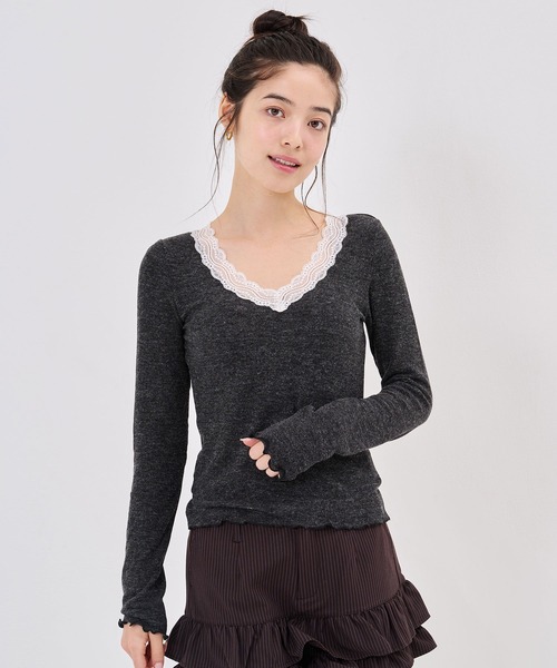 TINA:JOJUN(ティーナジョジュン)の「レース付き Vネック カットソー TINA:JOJUN(Tシャツ/カットソー・レディース・ピンク系その他/チャコール/ライトグリーン・M)」の5枚目の写真