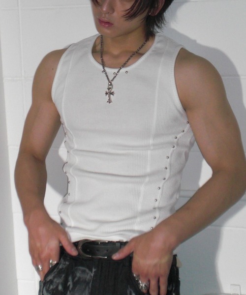 Chikashitsu +(チカシツプラス)の「【Chikashitsu +】studs rib sleeveless (2color) / 【チカシツプラス】スタッズリブタンクトップ(タンクトップ・メンズ・ホワイト/ブラック・ONE SIZE)」の7枚目の写真