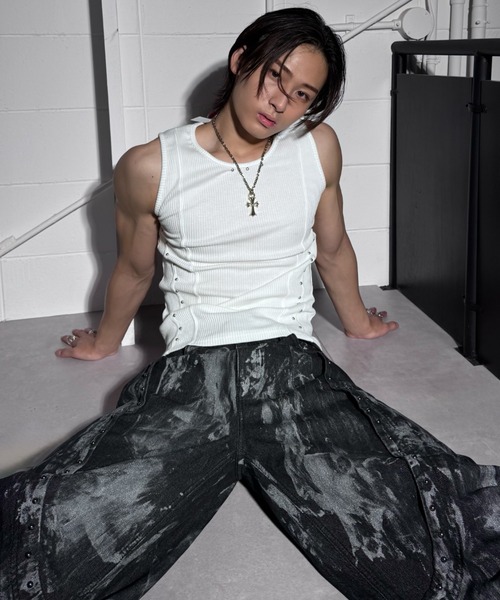 Chikashitsu +(チカシツプラス)の「【Chikashitsu +】studs rib sleeveless (2color) / 【チカシツプラス】スタッズリブタンクトップ(タンクトップ・メンズ・ホワイト/ブラック・ONE SIZE)」の3枚目の写真