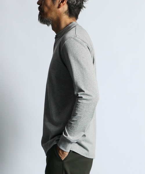 The DUFFER of ST.GEORGE(ザダファーオブセントジョージ)の「SILKY TOUCH SHIELD NECK L/S HENLEY TEE:シリコンバイオ加工 シールドネック ヘンリーロンT / 襟裏汚れ防止 / シルキータッチ / スムース天竺(Tシャツ/カットソー・メンズ・グレー/ホワイト/ブルーグレー/ブラック・X-LARGE/SMALL/MEDIUM/LARGE)」の13枚目の写真