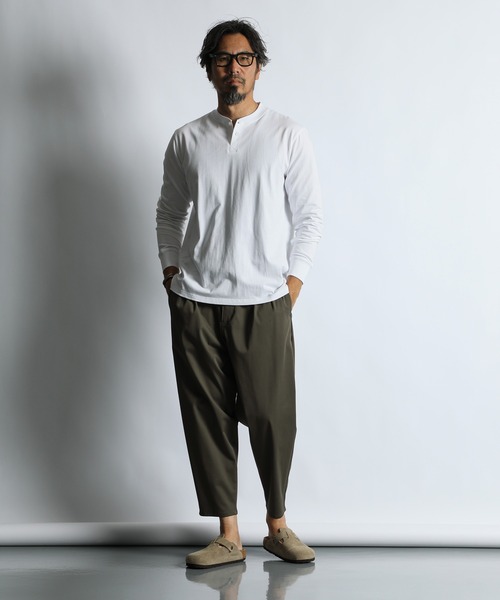 The DUFFER of ST.GEORGE(ザダファーオブセントジョージ)の「SILKY TOUCH SHIELD NECK L/S HENLEY TEE:シリコンバイオ加工 シールドネック ヘンリーロンT / 襟裏汚れ防止 / シルキータッチ / スムース天竺(Tシャツ/カットソー・メンズ・グレー/ホワイト/ブルーグレー/ブラック・X-LARGE/SMALL/MEDIUM/LARGE)」の6枚目の写真