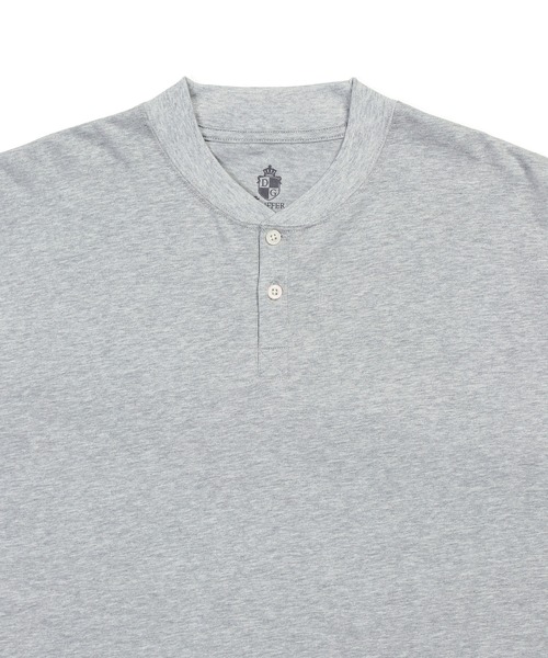 The DUFFER of ST.GEORGE(ザダファーオブセントジョージ)の「SILKY TOUCH SHIELD NECK L/S HENLEY TEE:シリコンバイオ加工 シールドネック ヘンリーロンT / 襟裏汚れ防止 / シルキータッチ / スムース天竺(Tシャツ/カットソー・メンズ・グレー/ホワイト/ブルーグレー/ブラック・X-LARGE/SMALL/MEDIUM/LARGE)」の21枚目の写真