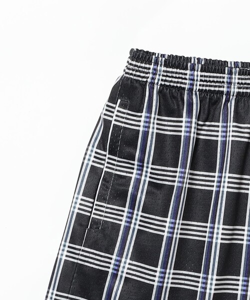 BEAMS T(ビームスティー)の「LOLA'S HARDWARE / 'Check Mate’ Mesh Shorts(その他パンツ・メンズ・ブラック・M/L/XL)」の3枚目の写真