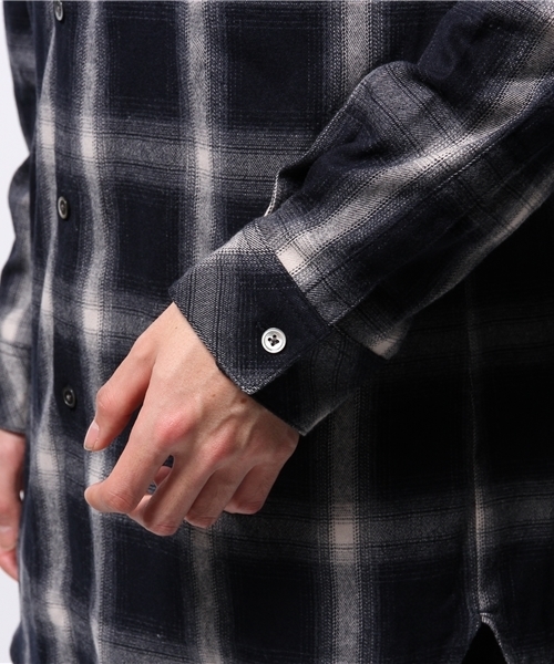 NO ID.（ノーアイディ）の「オンブレーチェックショートカラーBIGシャツ（シャツ/ブラウス・メンズ・アイボリー/レッド・2/1）」の5枚目の写真