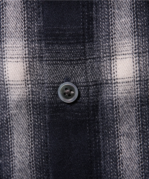 NO ID.（ノーアイディ）の「オンブレーチェックショートカラーBIGシャツ（シャツ/ブラウス・メンズ・アイボリー/レッド・2/1）」の7枚目の写真