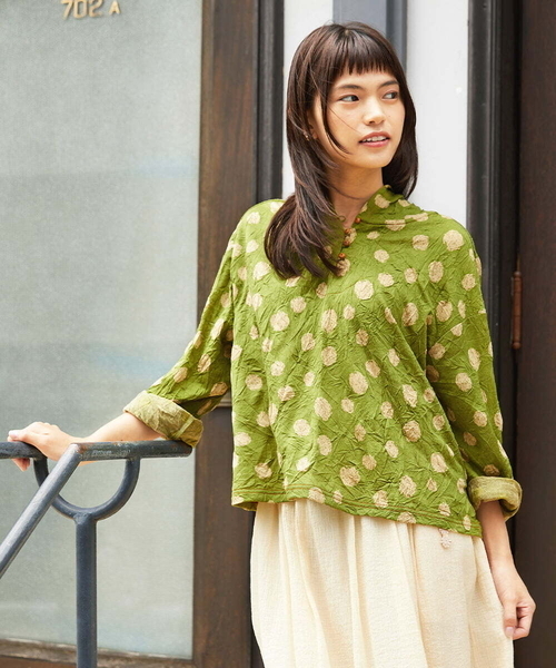 Jocomomola(ホコモモラ)の「【日本製】配色ドットジャカードフード付きカットソー(Tシャツ/カットソー・レディース・ブラック/グリーン・40)」の3枚目の写真