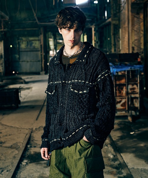 glamb(グラム)の「Damage Knit Jacket / ダメージニットジャケット(ブルゾン・メンズ・アイボリー/ブラック・S/M/L)」の2枚目の写真
