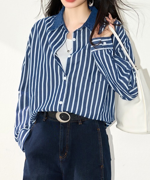 LUCPY(ラクピー)の「ストライプオーバーサイズシャツ(シャツ/ブラウス・レディース・ブルー・X-LARGE/LARGE/MEDIUM/SMALL)」の2枚目の写真