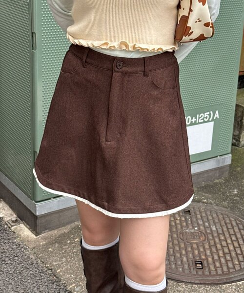 CIAOPANIC（チャオパニック）の「ハートボタンミニフリルヘムミニスカート（スカート・レディース・グレー/カーキ/ブラウン/ブラック・ONE SIZE）」の4枚目の写真