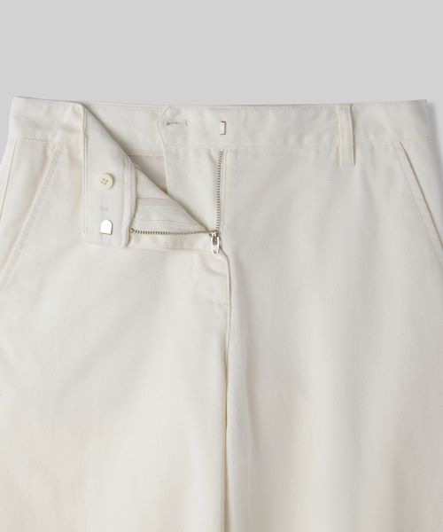 MUSINSA STANDARD WOMAN（ムシンサスタンダードウーマン）の「ウィメンズ無地CPカーブドチノパンツ[アイボリー]（その他パンツ・レディース・その他・30/29/24/26/27/28/25）」の11枚目の写真