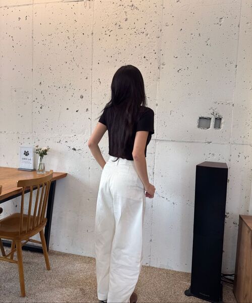 MUSINSA STANDARD WOMAN（ムシンサスタンダードウーマン）の「ウィメンズ無地CPカーブドチノパンツ[アイボリー]（その他パンツ・レディース・その他・30/29/24/26/27/28/25）」の5枚目の写真