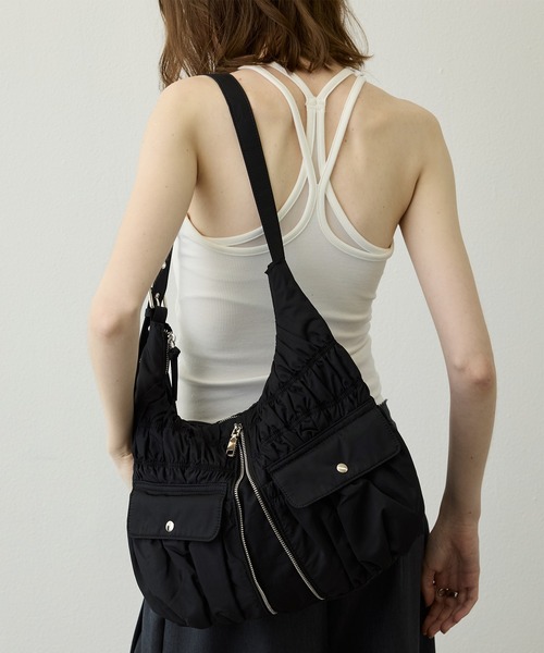 uyu.(ウユ)の「【ヘルシーな肌見せ】ダブルストラップ バックシアーカップ付きキャミソール(キャミソール・レディース・ブラック/グレー/ホワイト・FREE)」の22枚目の写真