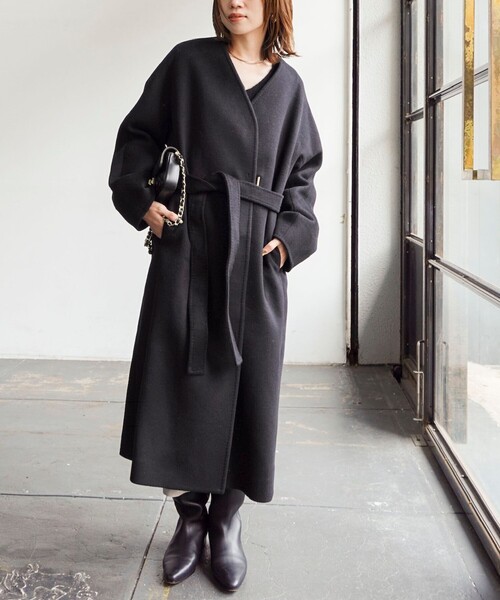 Ravissant Laviere（ラヴィソンラヴィエール）の「ラヴィソンラヴィエールベルテッドコート（トレンチコート・レディース・ベージュ/ブラック・38）」の2枚目の写真