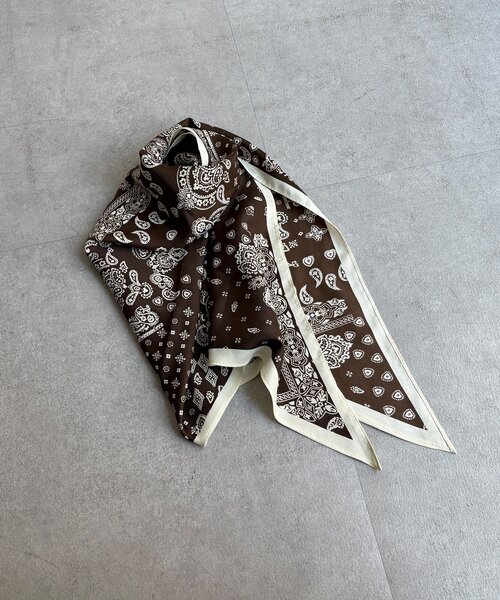 DouDou(ドゥドゥ)の「【OKOCHI企画】パネルペイズリー三角スカーフ(ストール/ショール・レディース・ブラウン/オフホワイト/ブラック・FREE)」の15枚目の写真