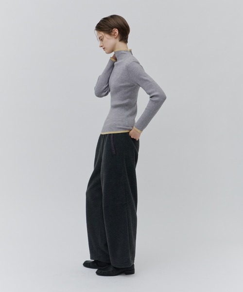 Plumel(プルメル)の「Bicolor Bottle Neck Rib Knit / バイカラーボトルネックリブニット(ニット/セーター・レディース・ブラウン/グレー/オフホワイト/ブラック・MEDIUM)」の19枚目の写真