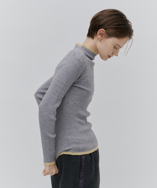 Plumel(プルメル)の「Bicolor Bottle Neck Rib Knit / バイカラーボトルネックリブニット(ニット/セーター・レディース・ブラウン/グレー/オフホワイト/ブラック・MEDIUM)」の6枚目の写真