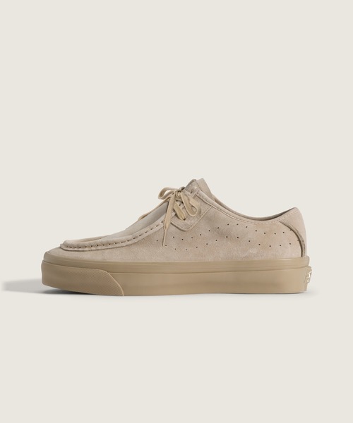 VANS(バンズ)の「VANS PREMIUM SF モック ロー / LX Carver Low Light Brown/Brown VN000Z3XICX1(モカシン/デッキシューズ・メンズ・ベージュ・10/11/10.5/9/8.5/8/7.5/12/11.5/9.5)」の1枚目の写真
