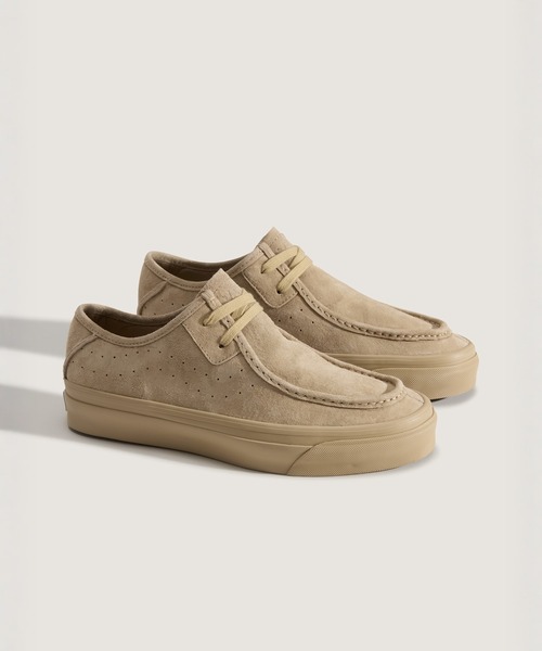 VANS(バンズ)の「VANS PREMIUM SF モック ロー / LX Carver Low Light Brown/Brown VN000Z3XICX1(モカシン/デッキシューズ・メンズ・ベージュ・10/11/10.5/9/8.5/8/7.5/12/11.5/9.5)」の2枚目の写真