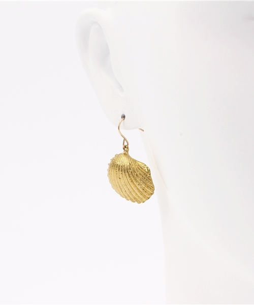 style counsel（スタイルカウンセル）の「【chibi jewels】チビ・ジュエルズ　　シェルピアス　Ｃｏｃｋｌｅ Ｓｈｅｌｌ Ｅａｒｒｉｎｇｓ（ピアス（両耳用）・レディース・ゴールド・FREE）」の3枚目の写真