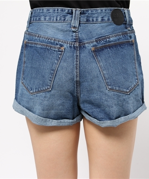 RES DENIM（レスデニム）の「RES DENIM/レスデニム LOVEFOOL ROLLED デニムショーツ インディゴ クラッシュ ダメージ（デニムパンツ・レディース・ライトブルー・24inch/25inch/26inch/27inch）」の14枚目の写真