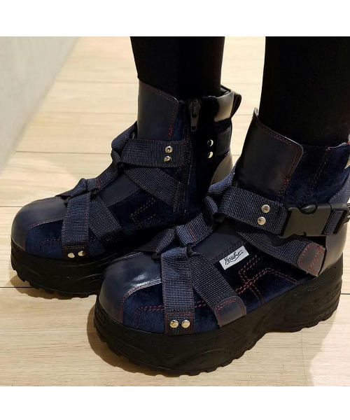 YOSUKE（ヨースケ）の「「YOSUKE/ヨースケ」厚底ベルティッドハイカットスニーカー（スニーカー・レディース・ブラック/グレー系その他/ホワイト/ライトブルー/ネイビー/ブラウン系その他/ワイン/マルチ・24/23.5/23/22.5/24.5）」の17枚目の写真