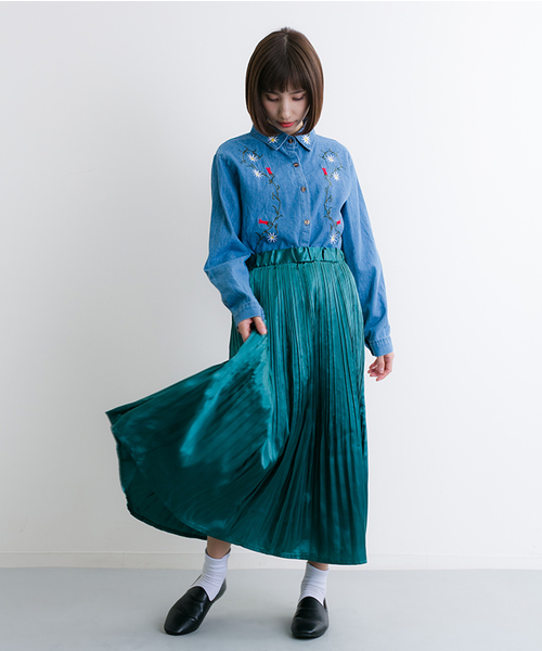 MERLOT（メルロー）の「メタリックプリーツスカート4968（スカート・レディース・ネイビー/イエロー/グリーン/ブラック・FREE）」の14枚目の写真