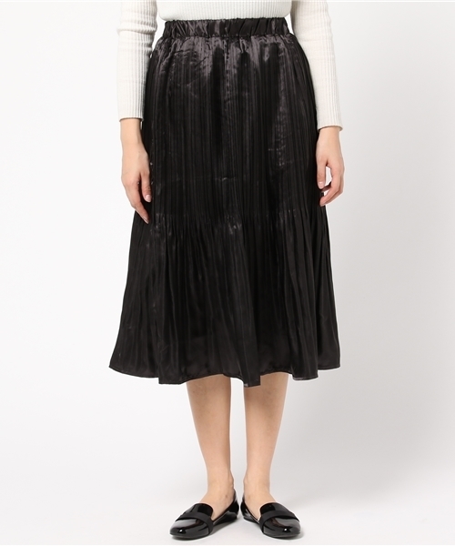 MERLOT（メルロー）の「メタリックプリーツスカート4968（スカート・レディース・ネイビー/イエロー/グリーン/ブラック・FREE）」の5枚目の写真