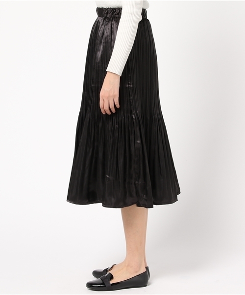 MERLOT（メルロー）の「メタリックプリーツスカート4968（スカート・レディース・ネイビー/イエロー/グリーン/ブラック・FREE）」の6枚目の写真