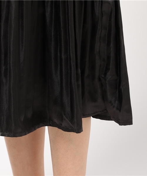 MERLOT（メルロー）の「メタリックプリーツスカート4968（スカート・レディース・ネイビー/イエロー/グリーン/ブラック・FREE）」の9枚目の写真