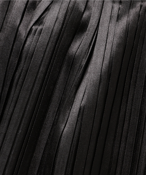 MERLOT（メルロー）の「メタリックプリーツスカート4968（スカート・レディース・ネイビー/イエロー/グリーン/ブラック・FREE）」の10枚目の写真