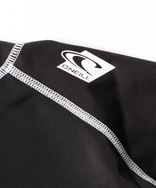 O'NEILL（オニール）の「ｷｯｽﾞ ﾗｯｼｭｶﾞｰﾄﾞ（ラッシュガード・キッズ・ブラック×ゴールド/ホワイト/ネイビー/ブラック・120/140/130）」の6枚目の写真
