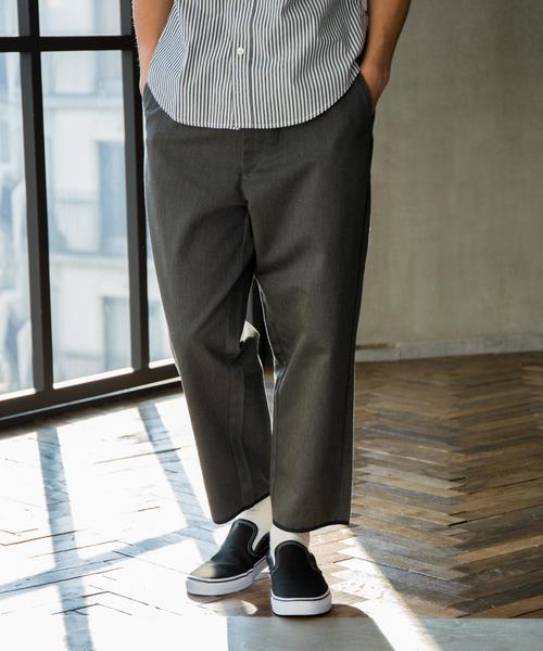 green label relaxing（グリーンレーベルリラクシング）の「ST T/C パイピング クロップド チノパンツ ◆（チノパンツ・メンズ・ネイビー/ベージュ/グレー・SMALL/MEDIUM/LARGE）」の2枚目の写真