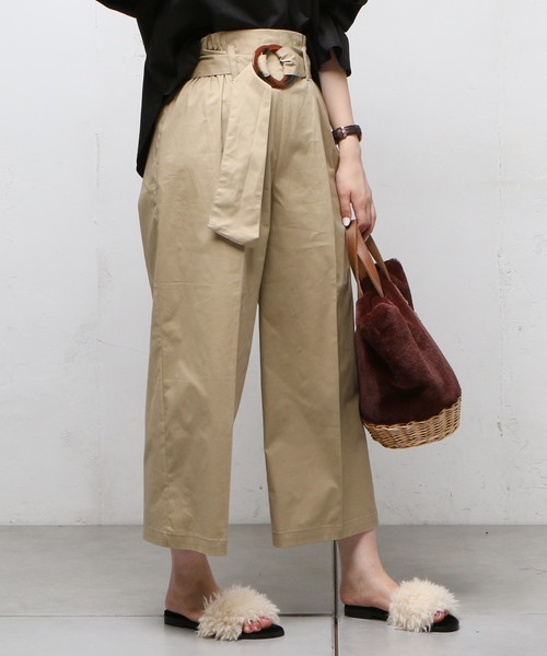 natural couture(ナチュラルクチュール)の「べっ甲ベルトチノパンツ(チノパンツ・レディース・ベージュ/ネイビー/パープル・FREE)」の4枚目の写真