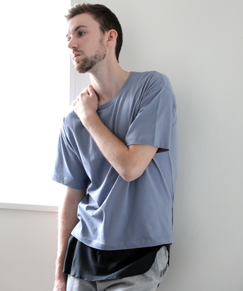 Denime(ドゥニーム)の「サイドスリットビッグTシャツ(Tシャツ/カットソー・メンズ・ブラック/レッド系その他/ホワイト/ブルー系その他・LARGE/MEDIUM)」の16枚目の写真