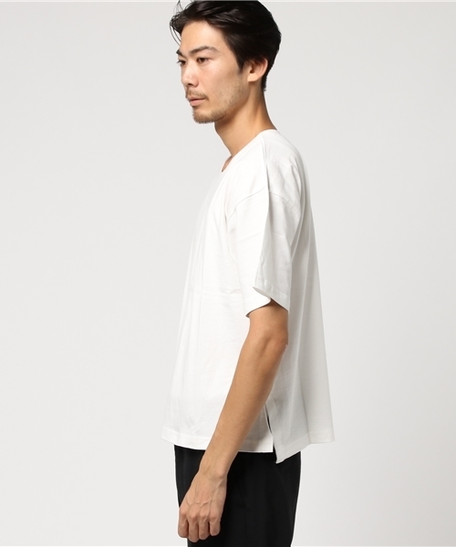 Denime(ドゥニーム)の「サイドスリットビッグTシャツ(Tシャツ/カットソー・メンズ・ブラック/レッド系その他/ホワイト/ブルー系その他・LARGE/MEDIUM)」の5枚目の写真