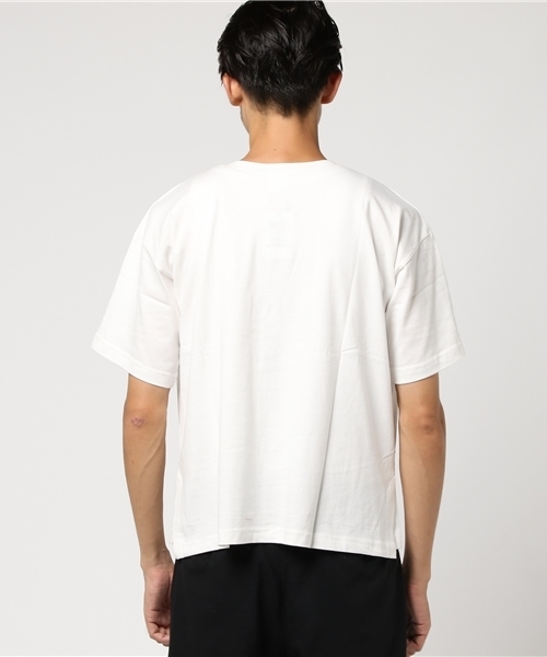 Denime(ドゥニーム)の「サイドスリットビッグTシャツ(Tシャツ/カットソー・メンズ・ブラック/レッド系その他/ホワイト/ブルー系その他・LARGE/MEDIUM)」の6枚目の写真