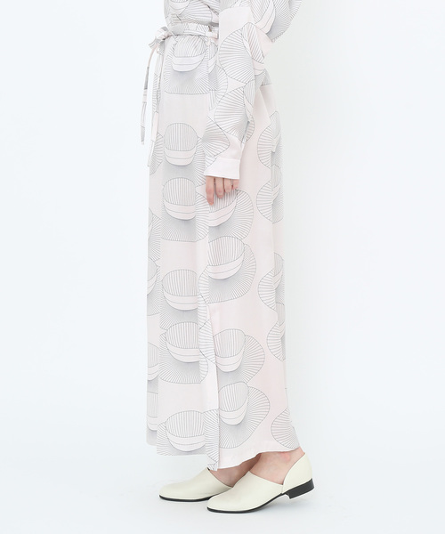 SALON adam et rope'（サロン アダム エ ロペ）の「【MAISON DU BON】カップ＆ソーサープリントロングスカート（スカート・レディース・オフホワイト・F）」の7枚目の写真